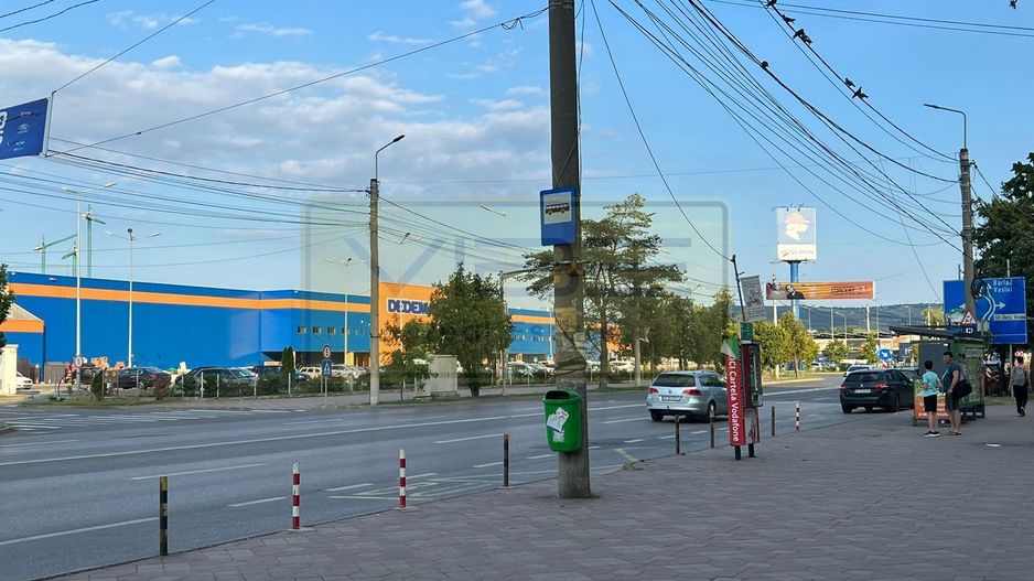 Spatiu comercial cu vad Pta Nicolina - Podu Ros - Poză 1