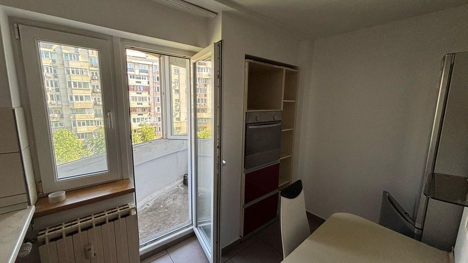 Vanzare Apartament 2 Camere Stradal Bulevardul Decebal - Poză 2