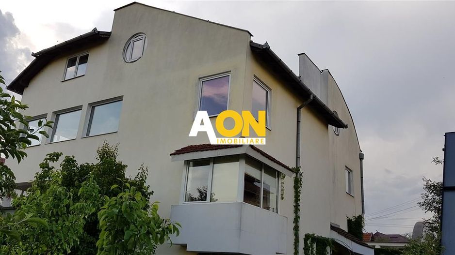 Casa ideala pentru transformare in pensiune - Poză 1