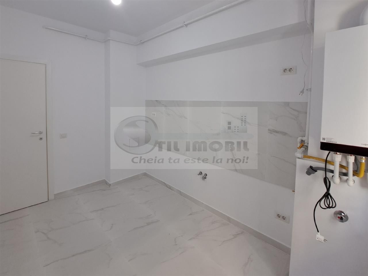 INTABULAT! Apartament cu o camera decomandat Central - 41mp - Poză 2