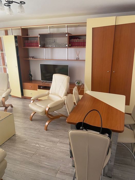 OCAZIE. Vanzare apartament cu 4 camere, central in Apahida. - Poză 2