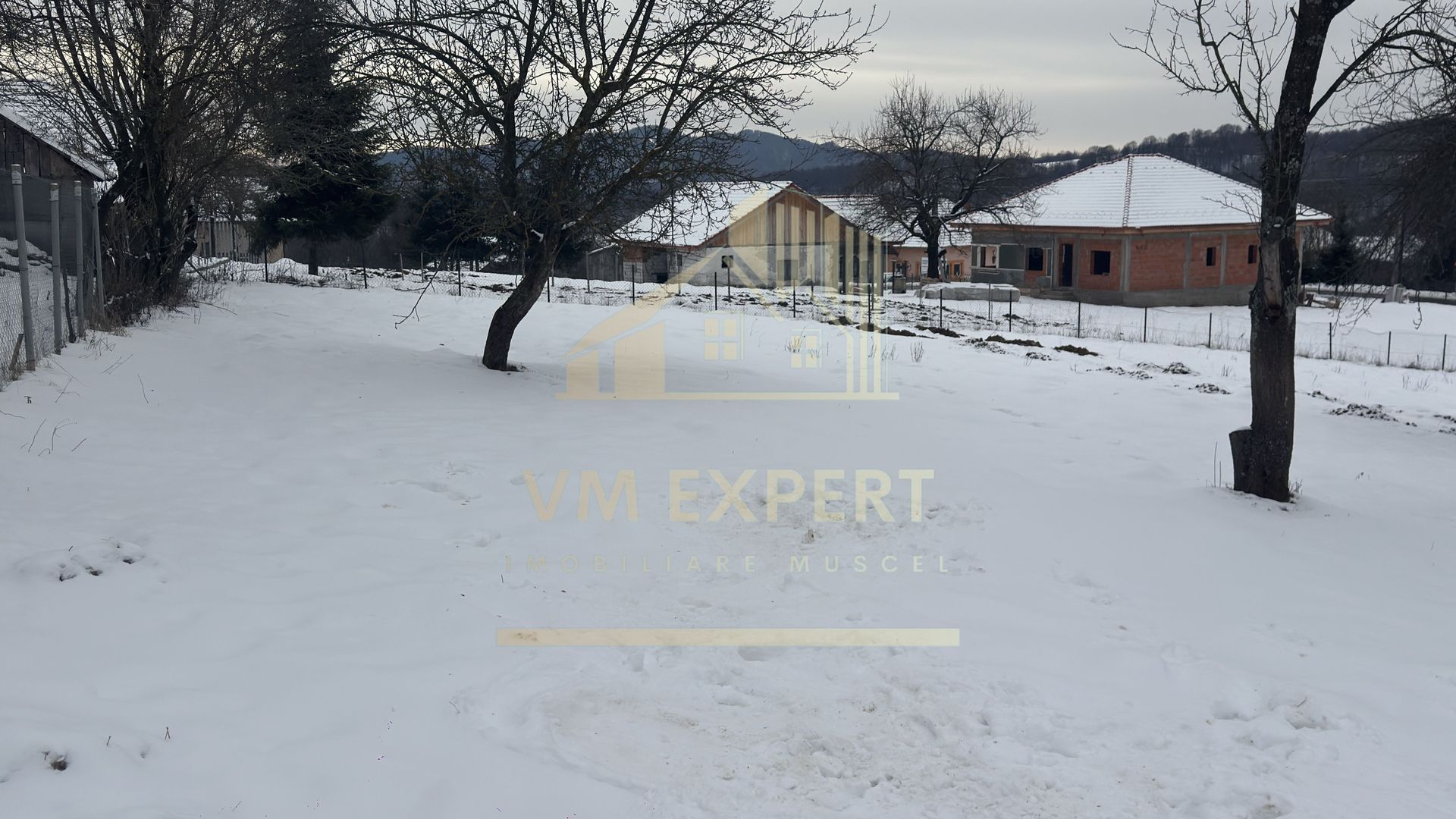 CASĂ 4 CAMERE TEREN 3038 MP ALBEȘTII  DE MUSCEL - Poză 37