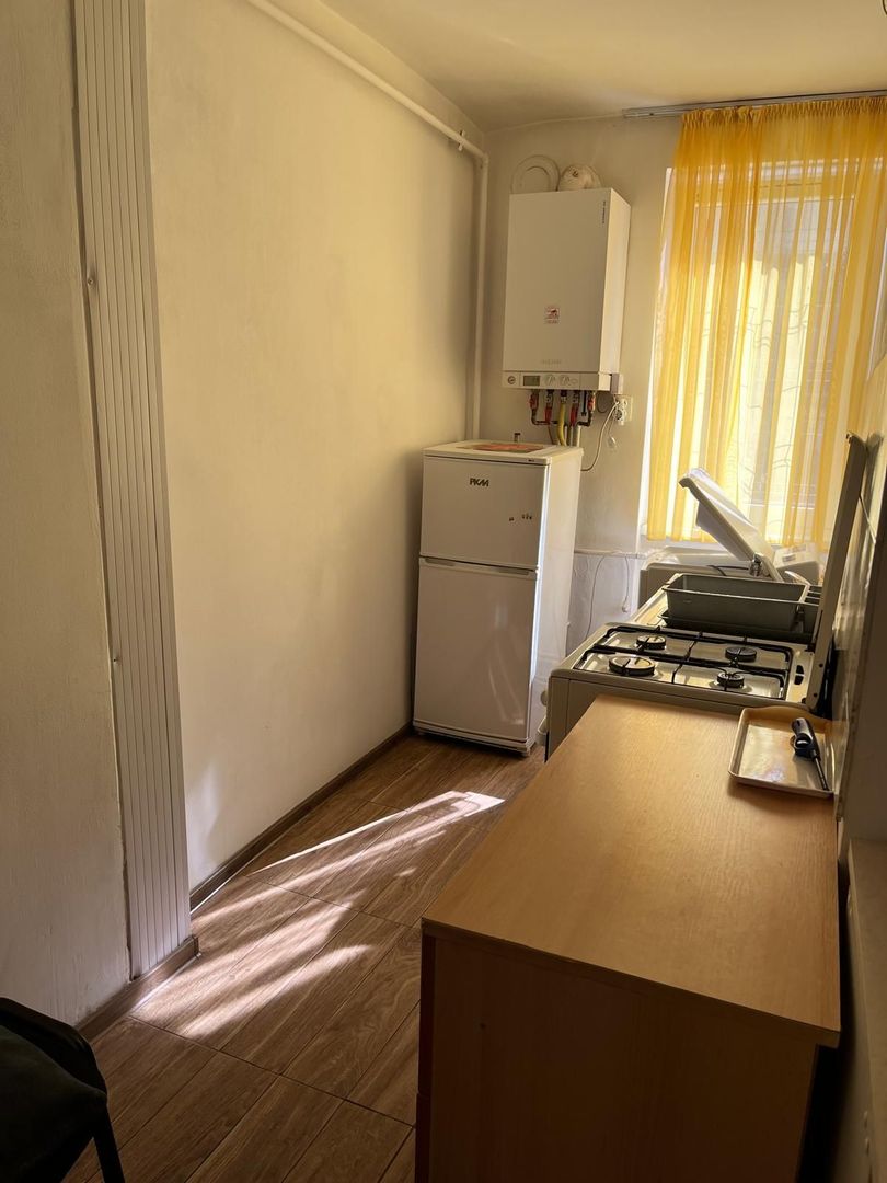Inchiriezi apartament 2 camere Lunca - Poză 3