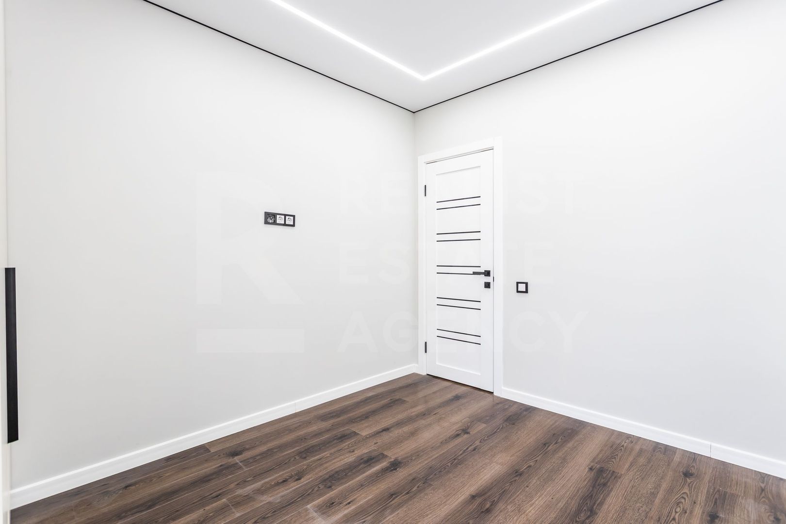 Vânzare, apartament, 2 camere, str. Regina Elizabeta, Durlești - Poză 15