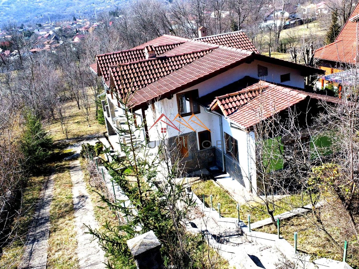 Vila S+P+E, priveliste deosebita, 6 camere, garaj, terasa, Cornu, PH - Poză 2