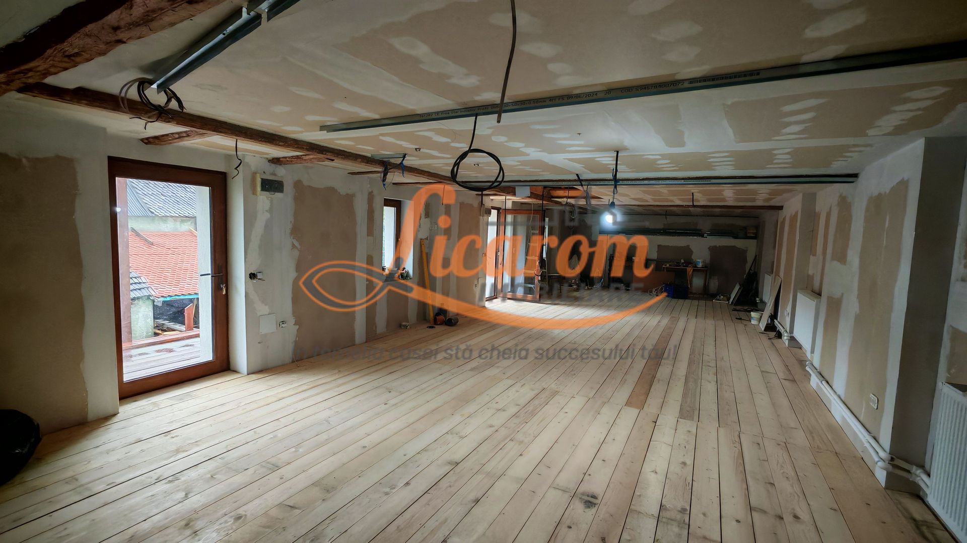 CASA SASEASCA comuna VULCAN,zona foarte buna,teren 3000 mp - Poză 16