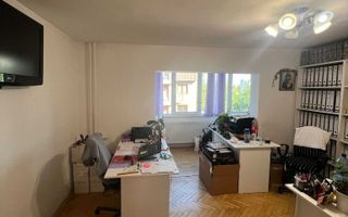 1 camera, decomandat | etaj 2 | centrala proprie | balcon | zona excelenta - Poză 3