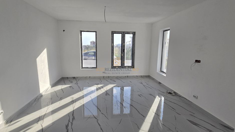 Casa individuala cu 3 camere si teren generos - Comuna Berceni, Ilfov - Poză 1