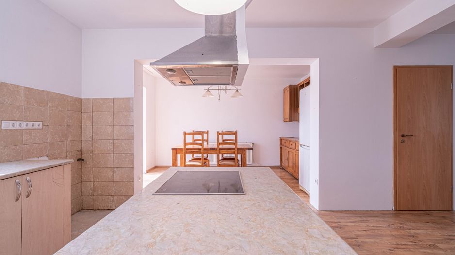 Casă de vânzare în Arad – zona Poltura - Poză 1