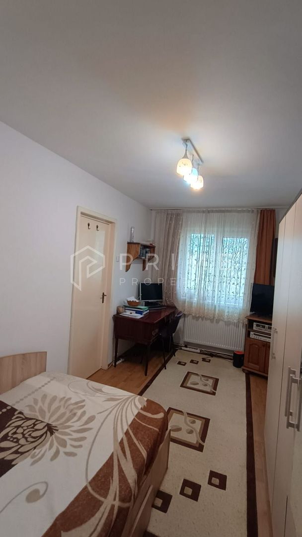 Apartament 3 camere/ Semidecomandat/ Etaj 4/ Zona Dâmbu Pietros - Poză 4