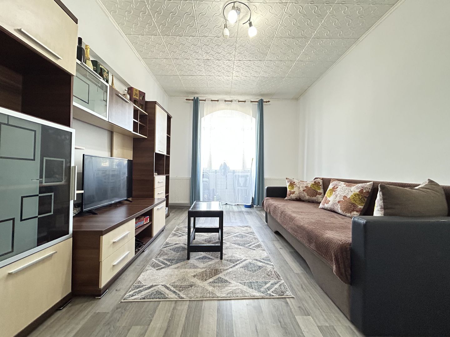 Apartament 2 camere de vânzare în Mihail Kogălniceanu - Penny Market - Poză 1