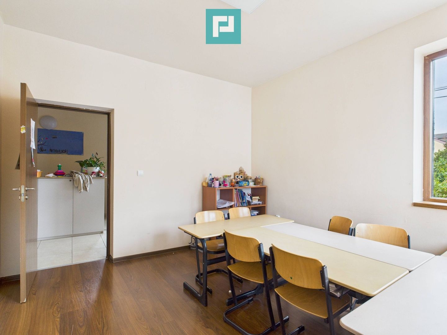 Casă  spațioasă cu 5 camere, Aradului - Poză 2