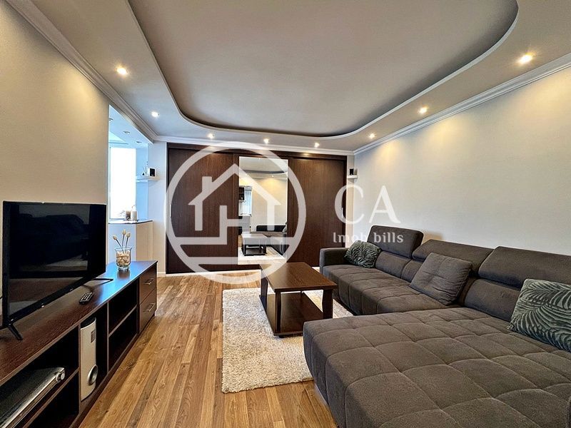 Apartament de închiriat cu 3 camere în zona Rogerius, Oradea - Poză 1