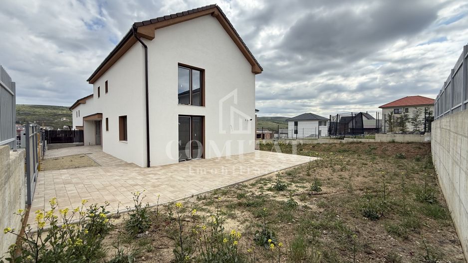 Case cu garaj Chinteni zona străzii Ana Aslan - Poză 3