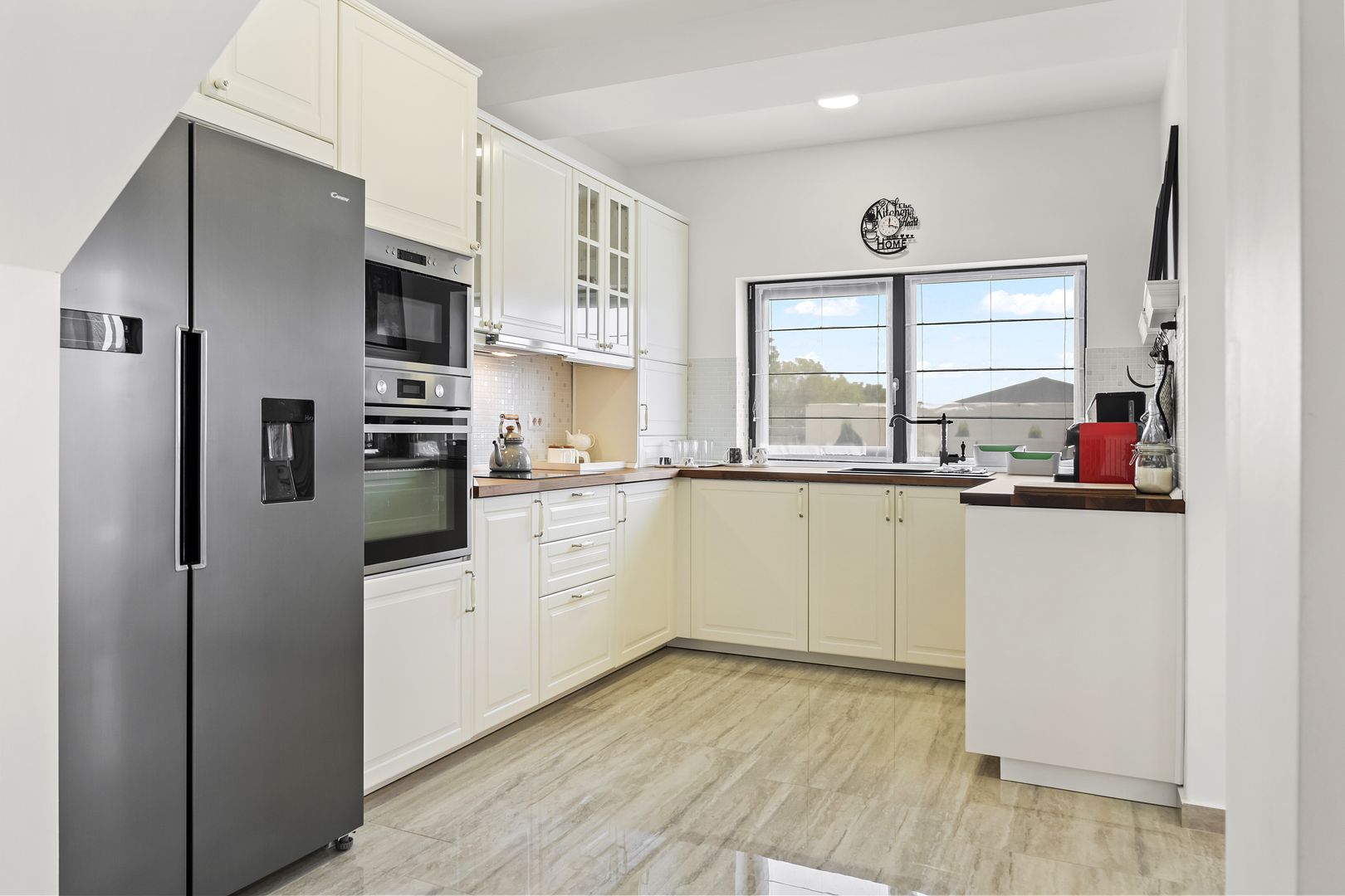 PORUMBESCU RESIDENCE OTOPENI | Villas with photovoltaic panels and heating pump - Poză 6