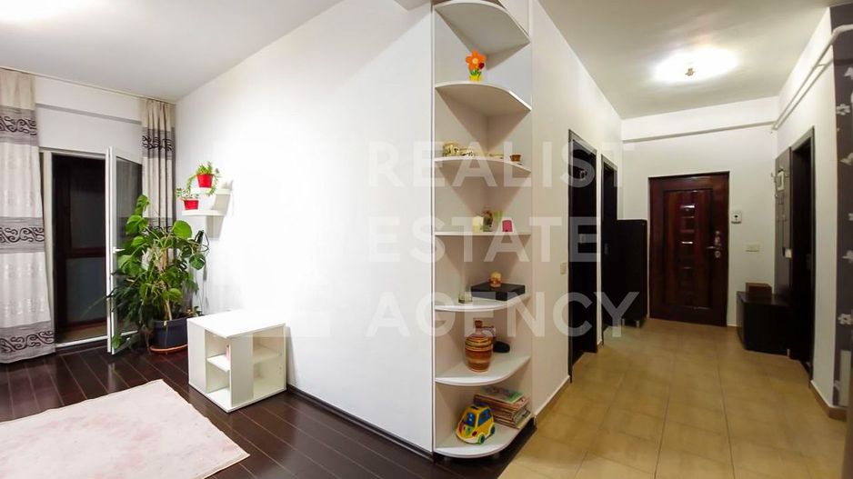 Vânzare, apartament cu 3 camere în zona Militari Residence - Poză 2