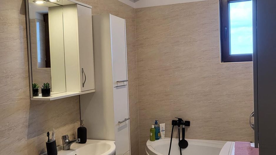AP. 2 CAMERE- PARCARE INCLUSA, BUCATARIE INCHISA, CENTRALA PROPRIE - Poză 5