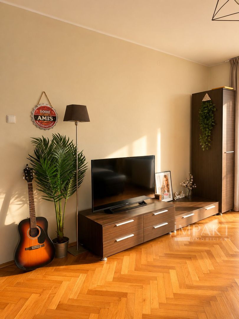 De închiriat apartment 2 camere -Republicii - UMF + parcare - Poză 2