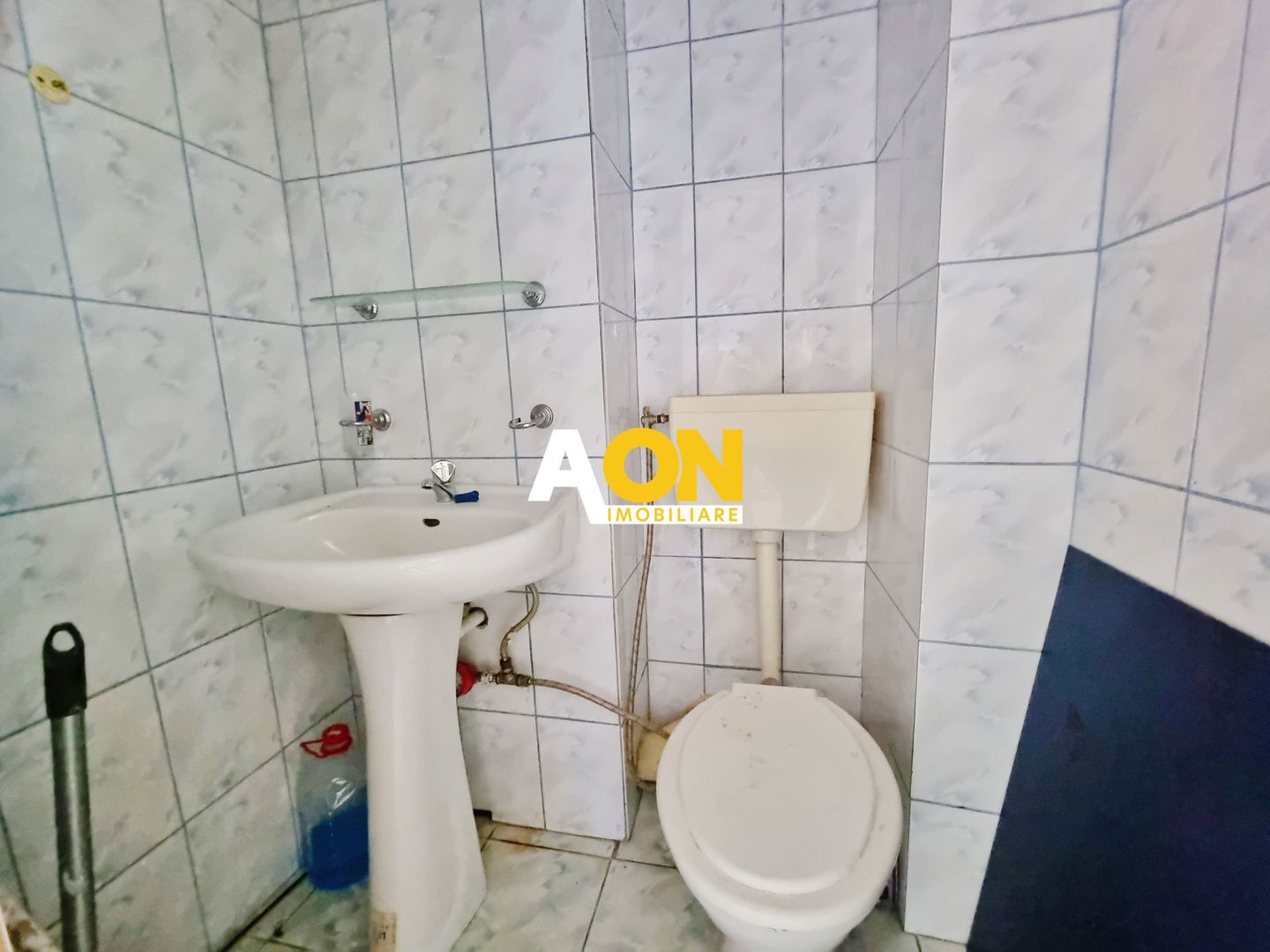 Apartament 3 camere, 2 bai, decomandat, etaj 3,  Cetate, zona Mercur - Poză 11