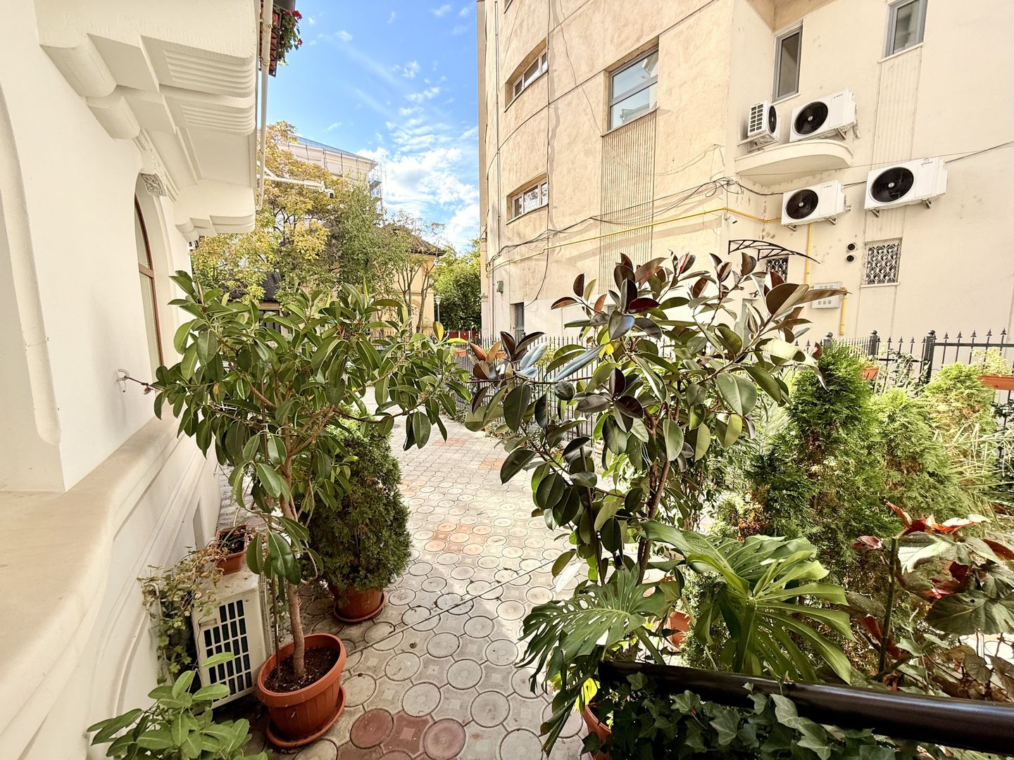 Piata Unirii Fantani Vila  500 mp utili curte 204 mp - Poză 23