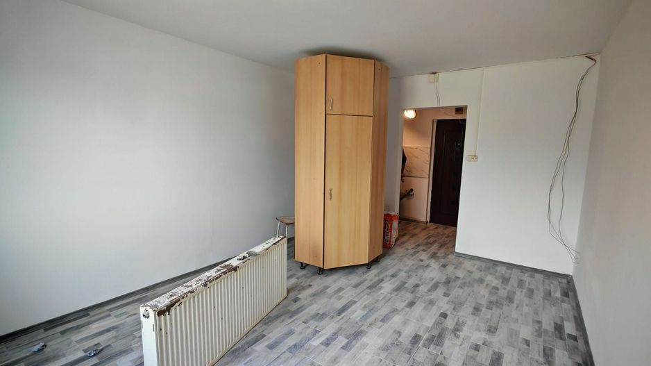 Garsoniera 22 mp,transformata din camera de camin,recent renovata. - Poză 2