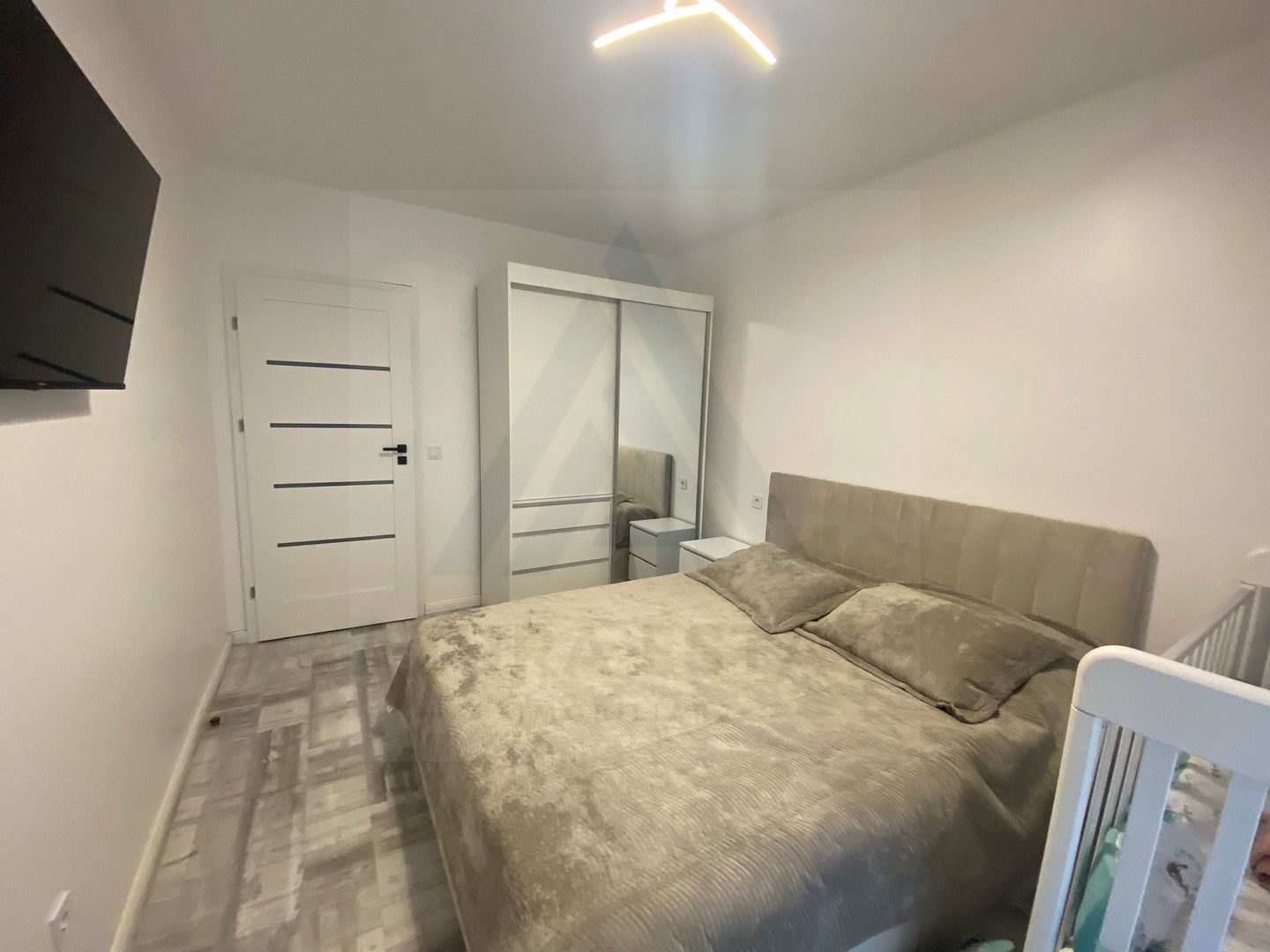 Apartament 3 camere 2 bai curte 85 mp 2 locuri de parcare in Selimbar - Poză 5
