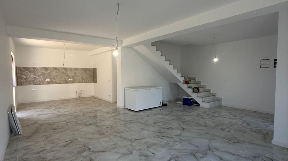 De vanzare – jumatate de duplex modern, parter + etaj | 150 mp utili | - Poză 3