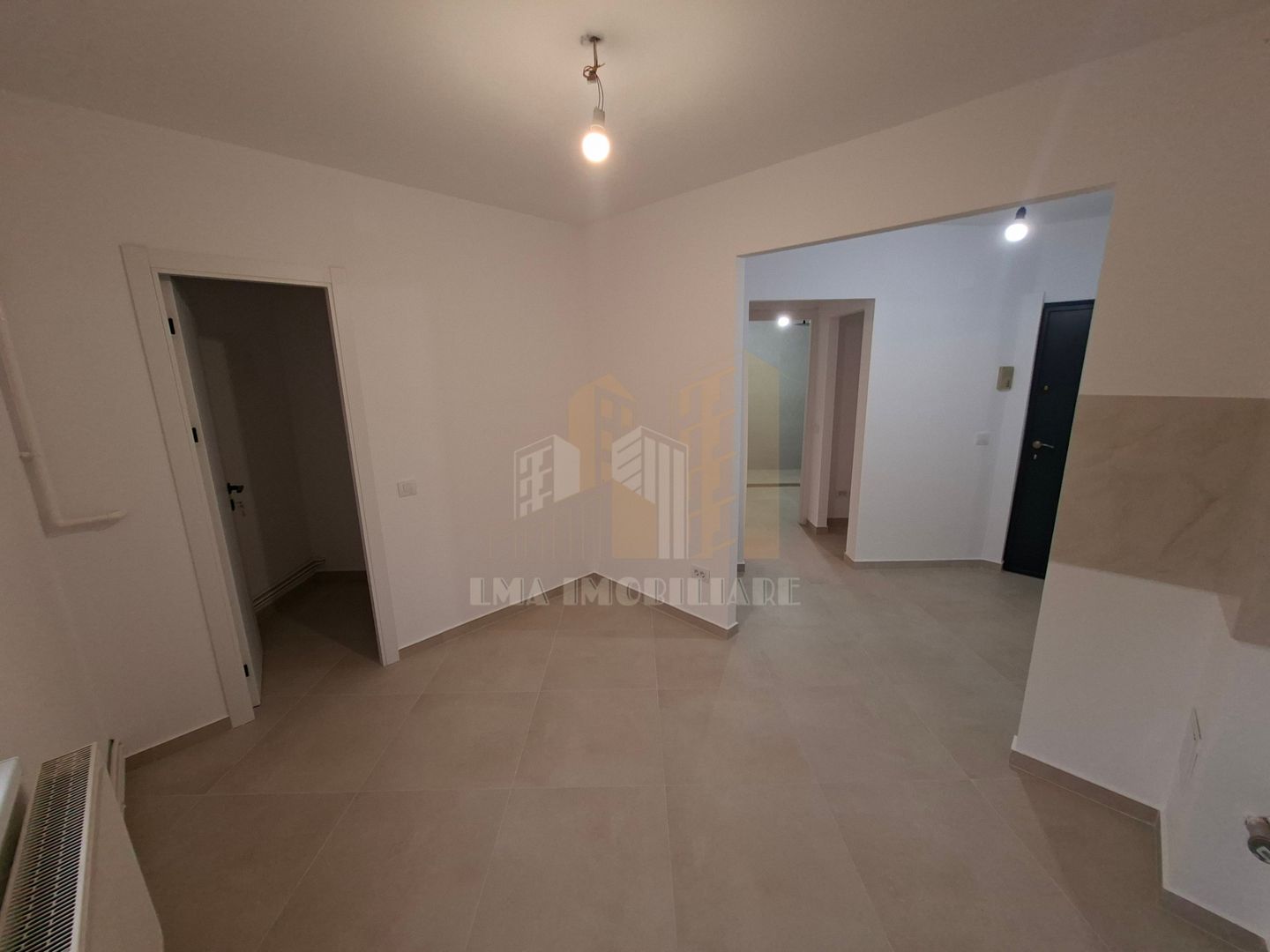 Apartament 2 camere decomandat Tractorul Brasov - Poză 2
