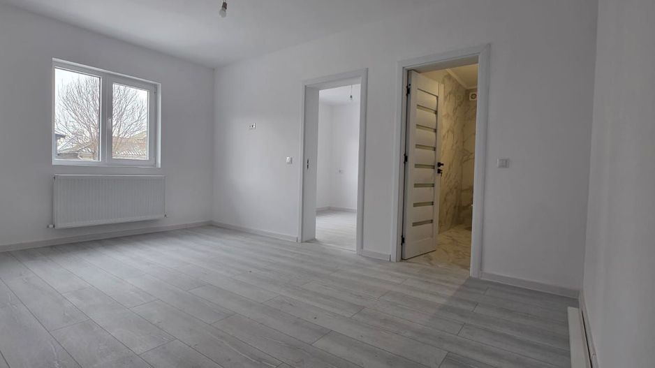 APARTAMENT 2 CAMERE CU  LOC PARCARE INCLUS CUG LUNCA CETATUII - Poză 1