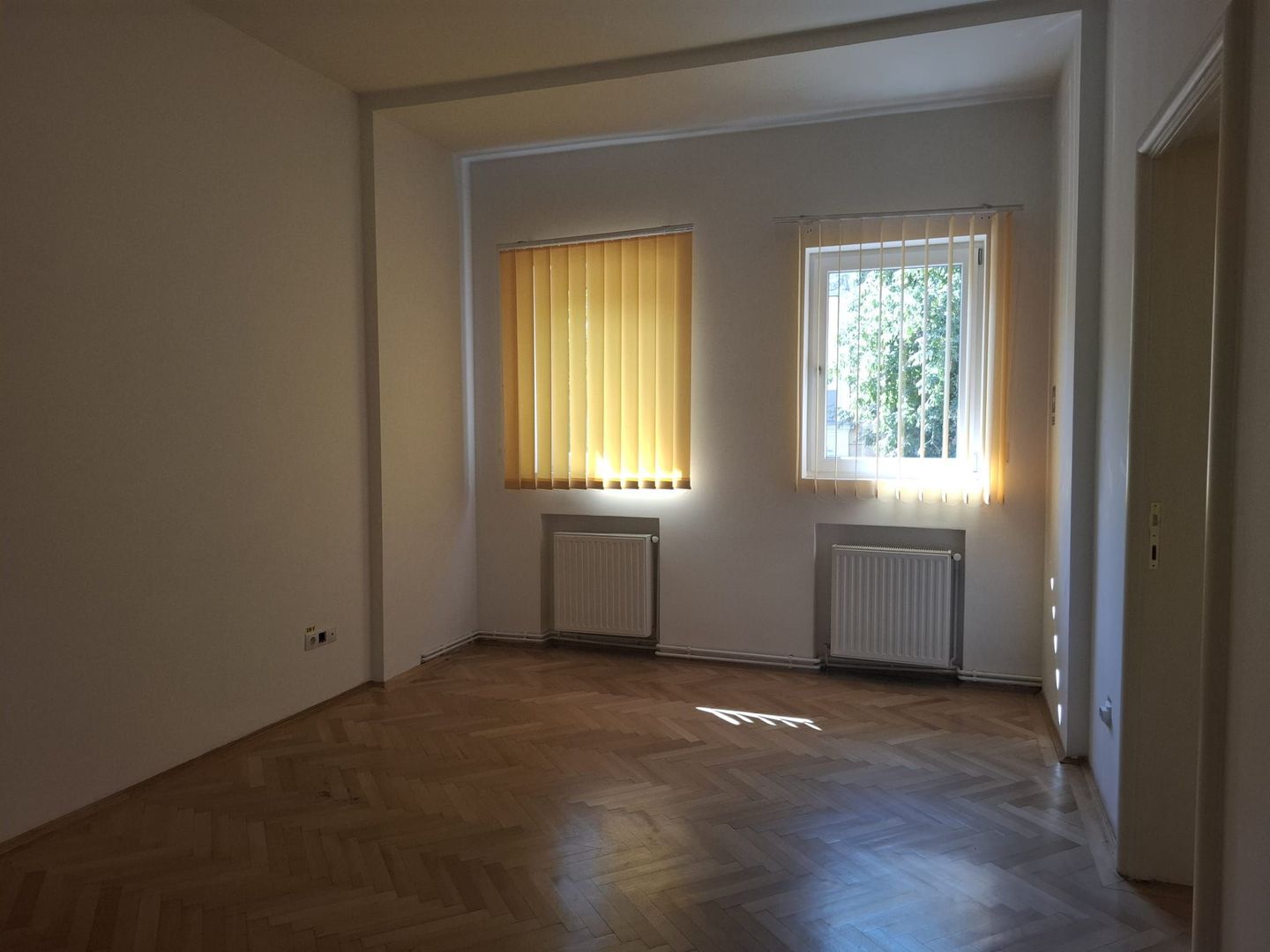 URGENT!, PARTER,FARA MENTENANTA, CONTORIZAT,SINGUR PE ETAJ, NEGOCIABIL - Poză 2