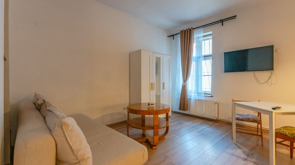 Garsonieră de închiriat în Livada Poștei, Strada Lungă 19 - Poză 1