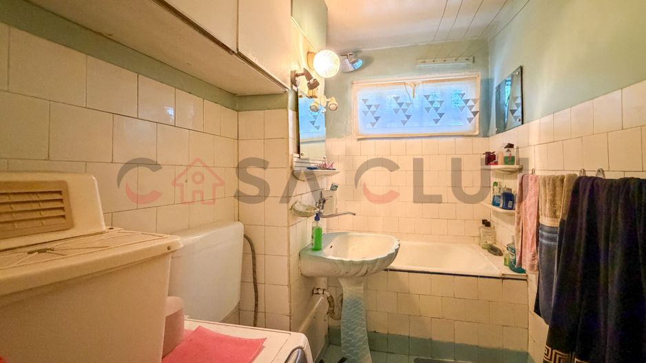 4 camere decomandate etaj intermediar, zona ''La Terenuri" - Poză 6