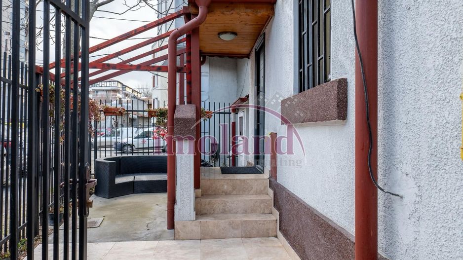 Casa individuala de vanzare 5 camere Dacia - Poză 1