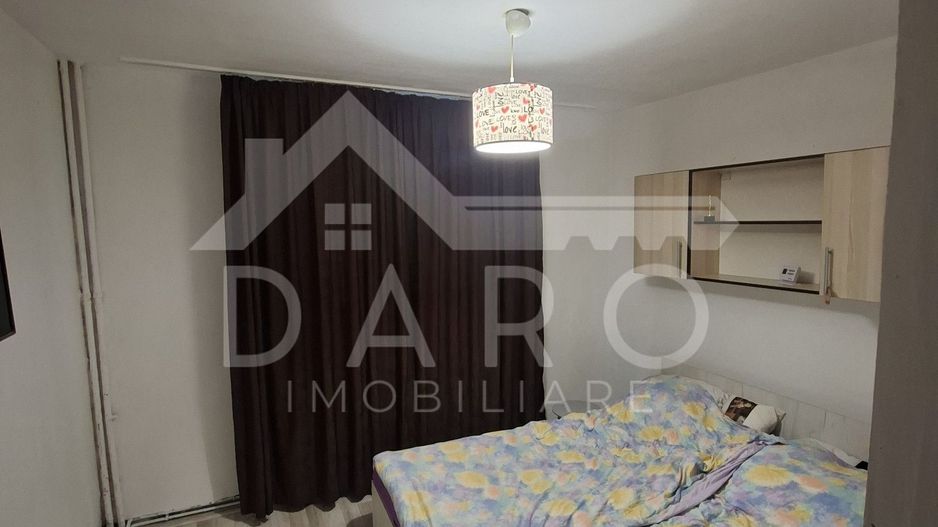 Vând apartament 3 camere - Poză 2