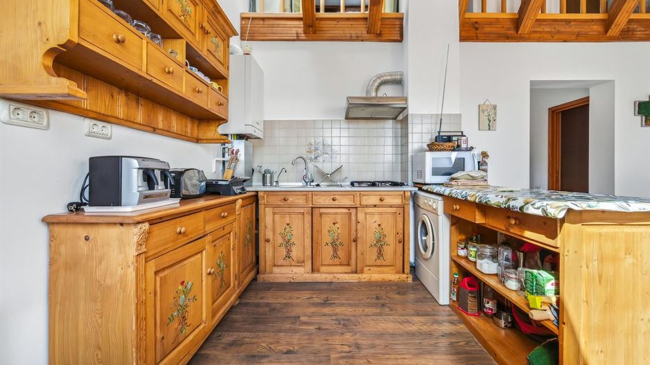 Casa pe 3 niveluri | Terasa cu priveliste | 3 parcari | Pozitie centrala - Poză 15