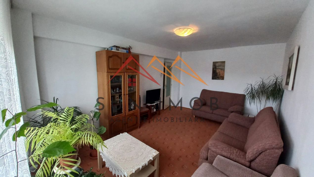 Apartament 3 camere, decomandat, ultracentral, spatios, CT, Campina - Poză 1