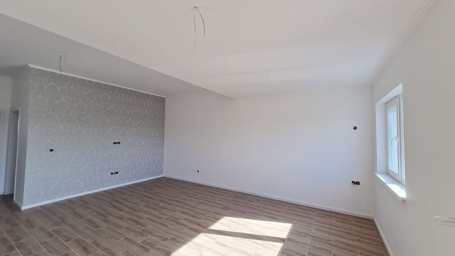 Casa individuala pe parter cu teren de 687 mp - Poză 8