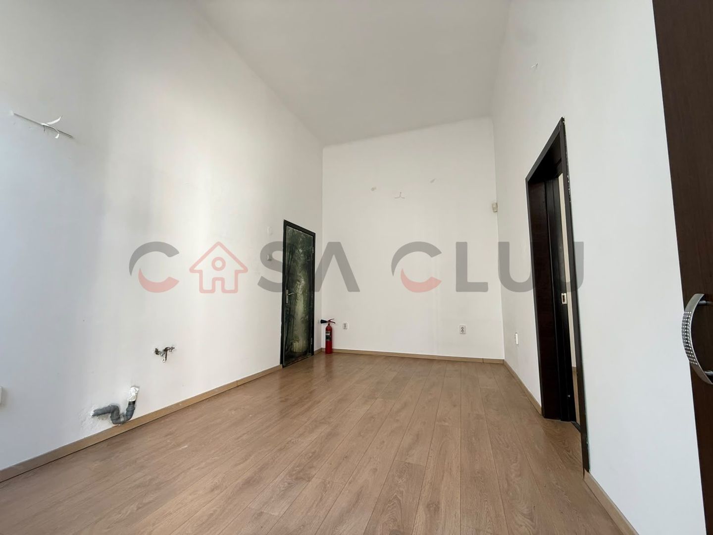 40 MP | PIATA MIHAI VITEAZU | LOCUINTA / SPATIU BIROU - Poză 4