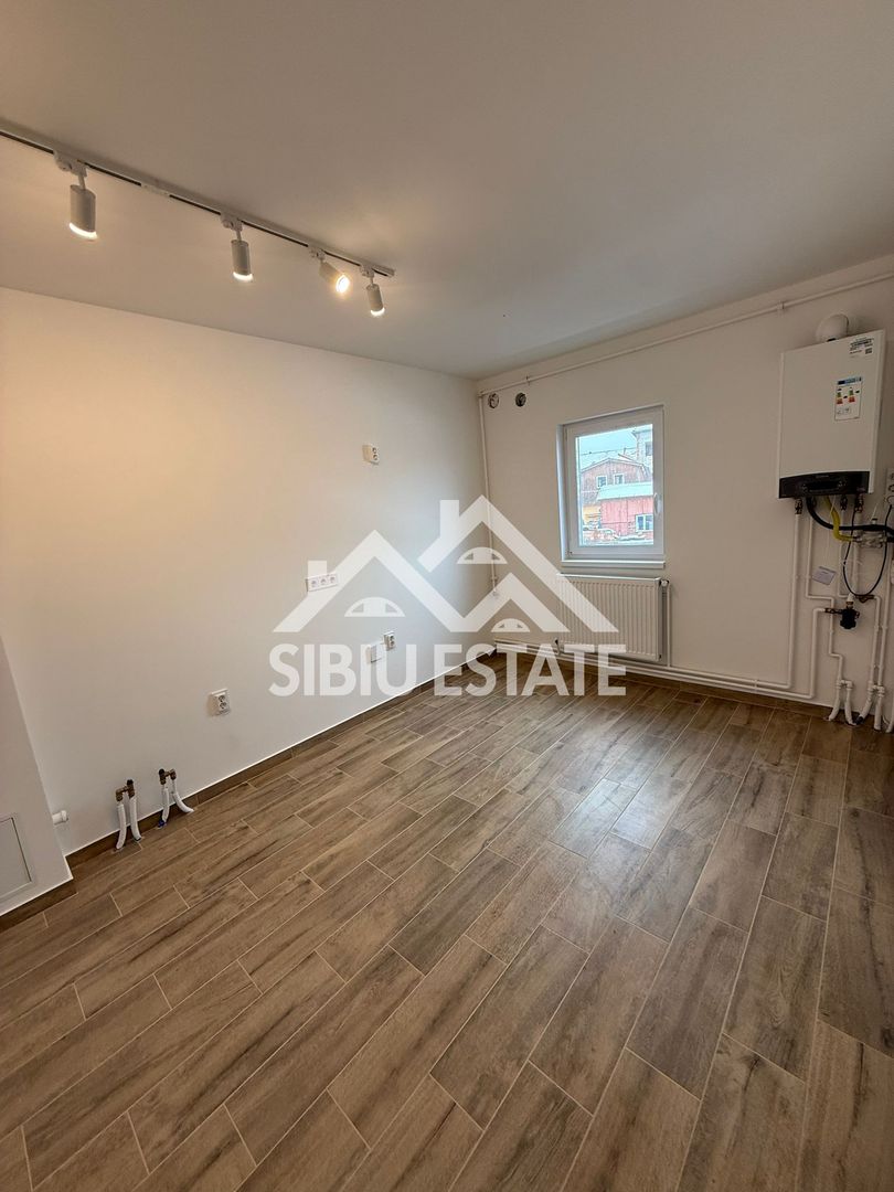 Locație excelentă! Apartament 3 camere renovat, etaj 1, Sibiu - Poză 1