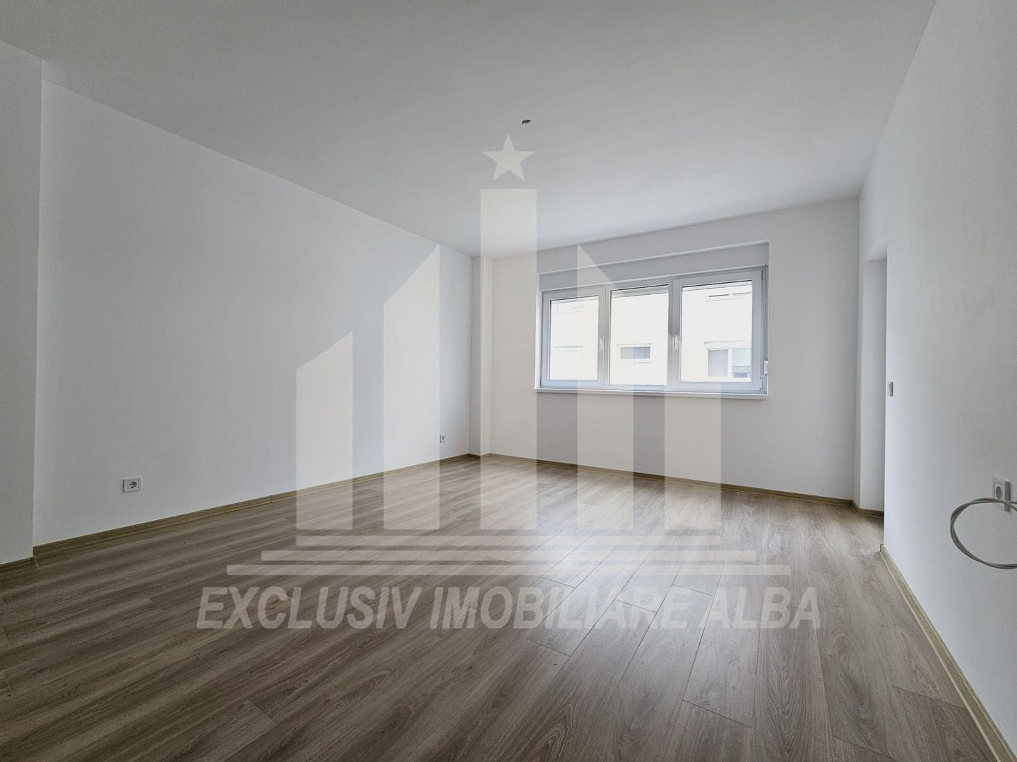 Apartament cu 1 camera de vanzare, Alba-Micesti - Poză 1