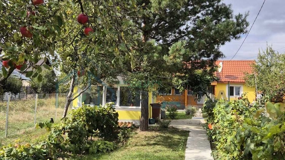 Casă individuală renovată integral, 70 mp, și teren 940 mp, în apropiere de Valea Sânzienelor, Rediu - Poză 1