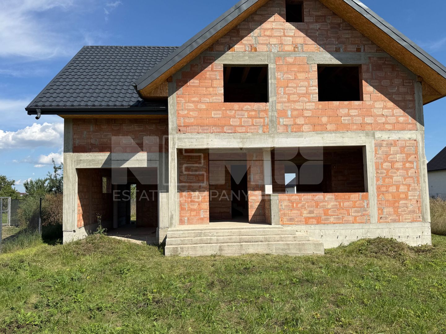 Casă de vânzare la roșu  | 220 mp | 1.200 mp teren - Poză 1