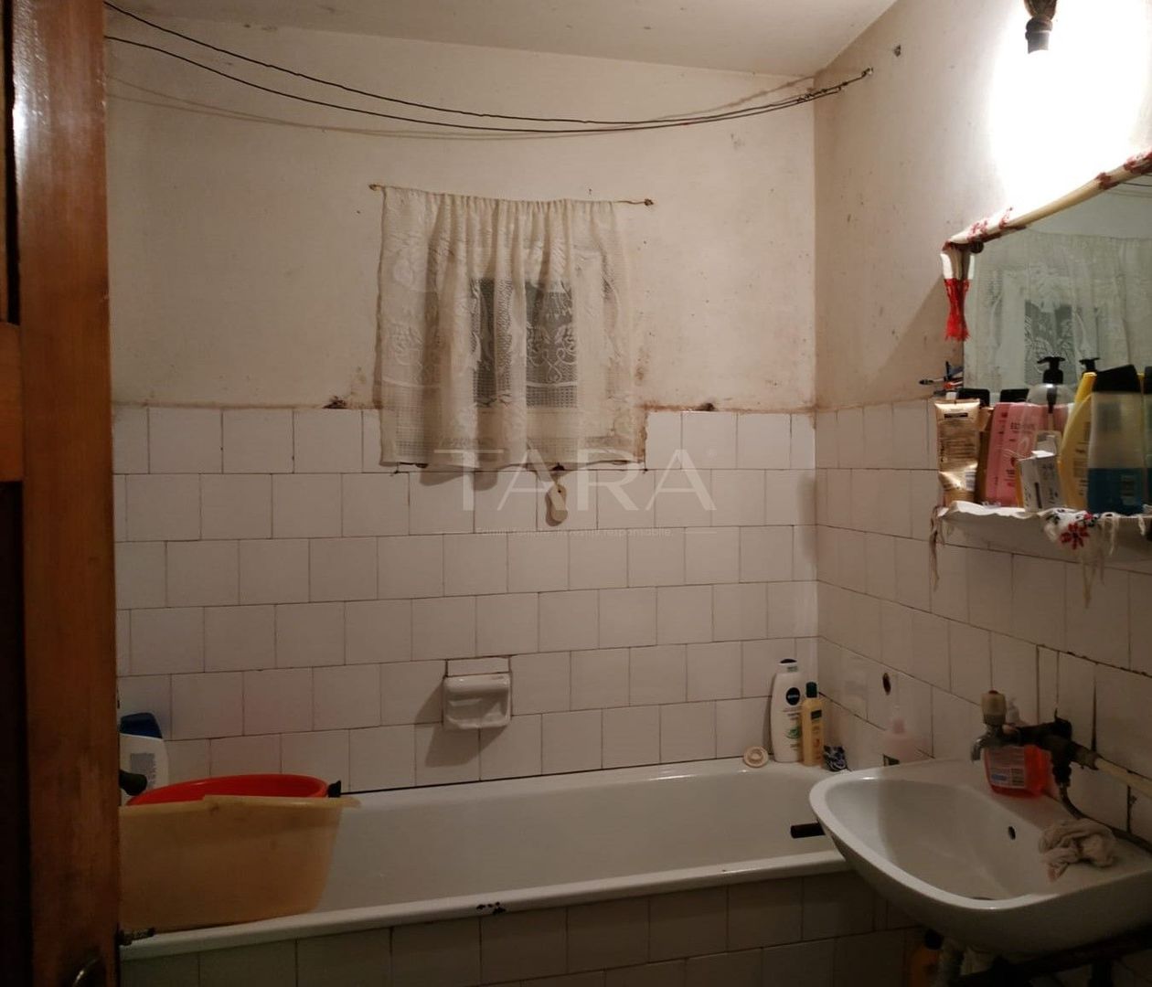 Apartament cu 3 camere, 65 mp, 2 balcoane, zonă centrală, Apahida. - Poză 4