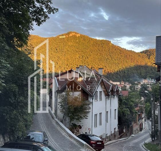 Piața Sfatului – apartament elegant, complet renovat și utilat - Poză 2