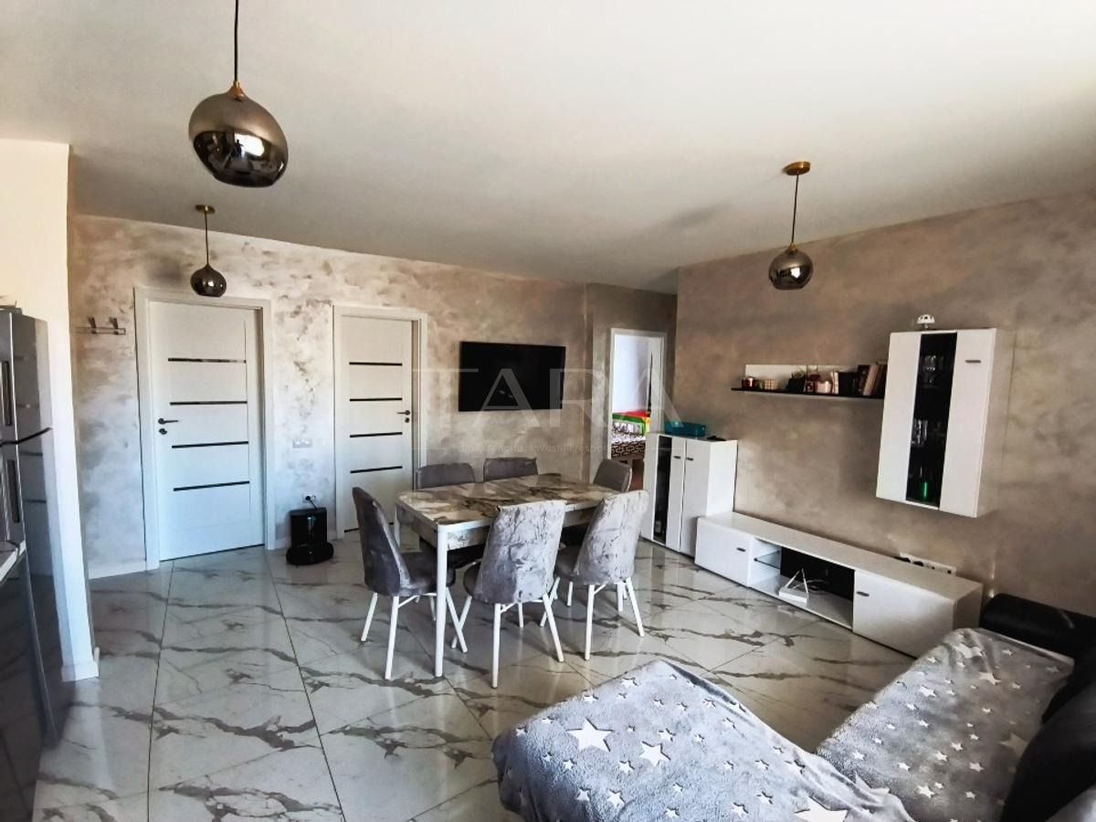 Apartament modern cu 3 camere, 65 mp + balcon 12 mp. - Poză 5