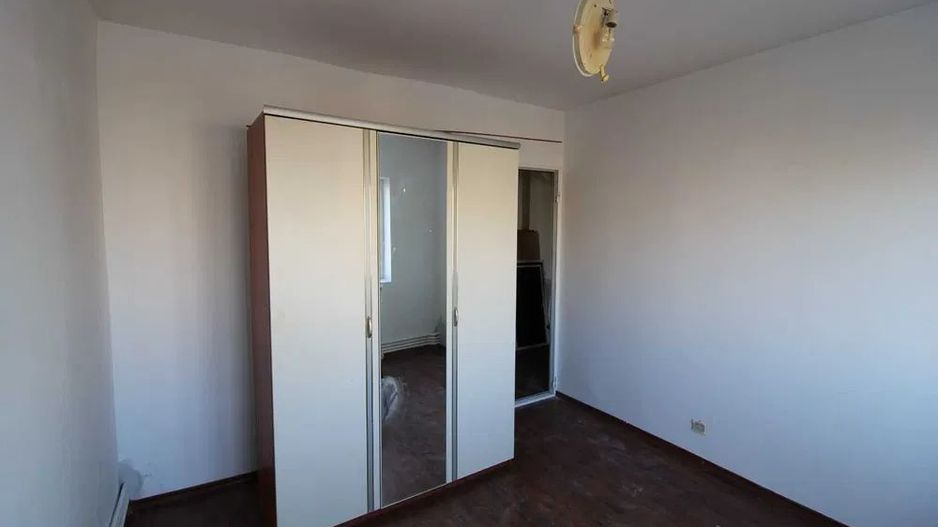 Apartament cu 2 camere Micro 16 Decomandat ! - Poză 1