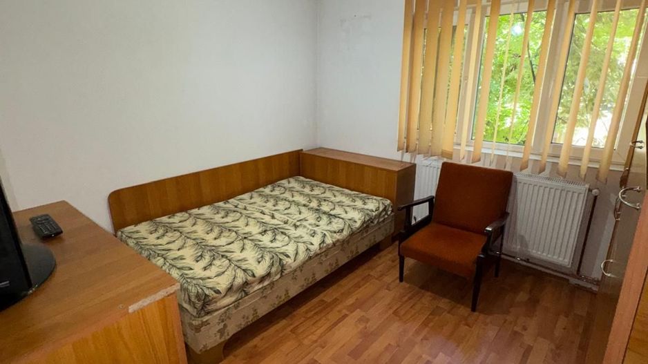 vand apartament 3 camere , zona Splai Mihai Viteazul ,et 1, incalzire - Poză 1