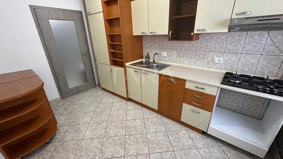 Apartament cu 3 camere decomandate, 62 mp + balcon închis, zona Penny. - Poză 3