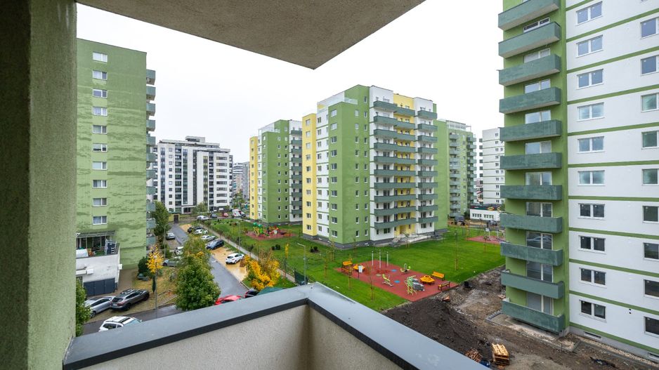 Apartament cu doua camere modern ,cu boxa in Top City - Poză 18