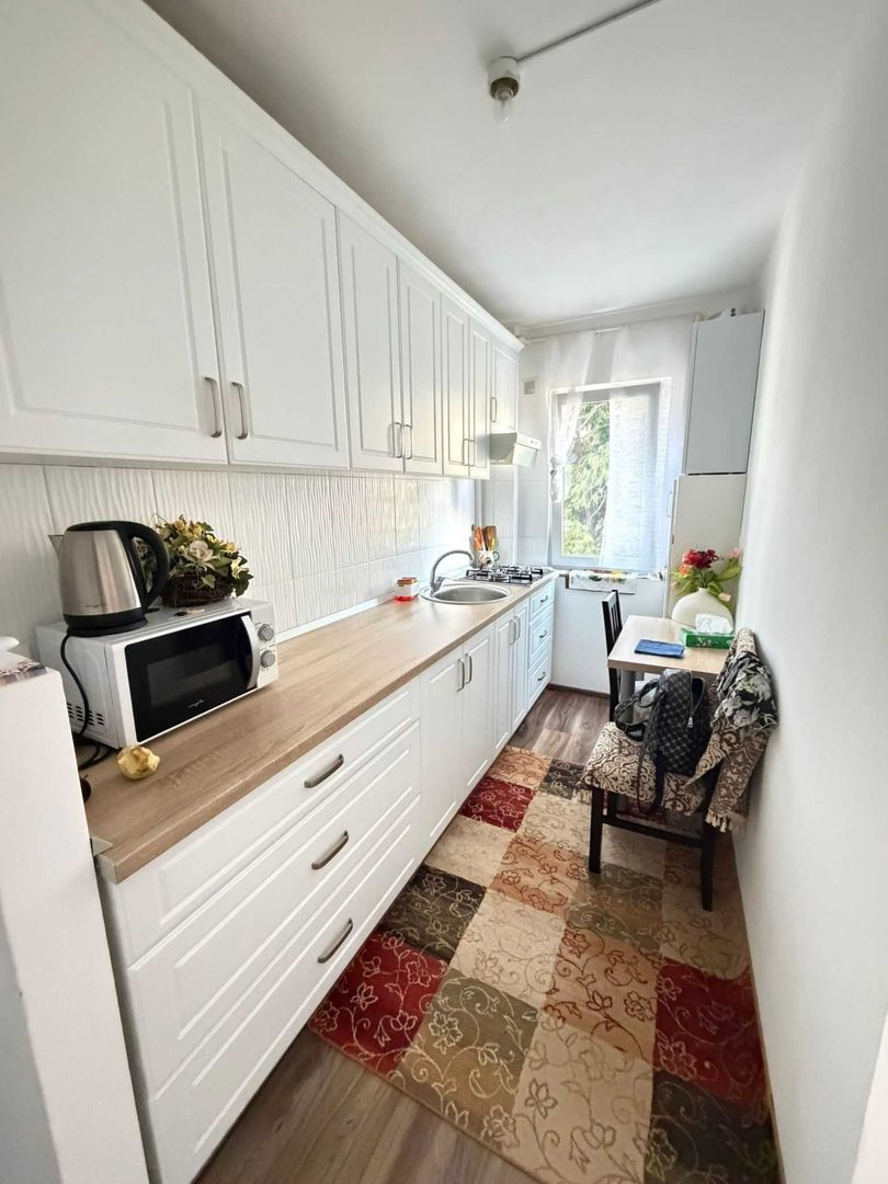 Apartament RENOVAT 3 camere 45 mp,  Aleea Ciucas, Manastur - Poză 1